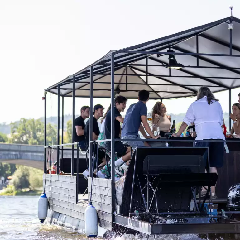 Simply Adventures - Vrijgezellenfeest - Praag - Bierfietsboot