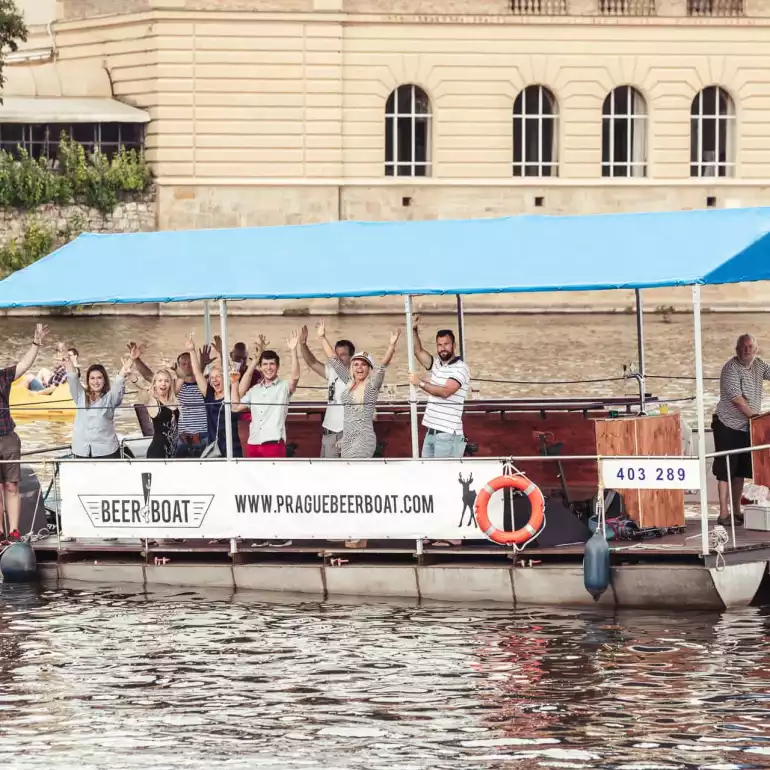 Simply Adventures - Stag Do - Vrijgezellenfeest Praag - Bierfietsboot